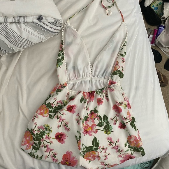 Floral deep V backless romper - Picture 2 of 3